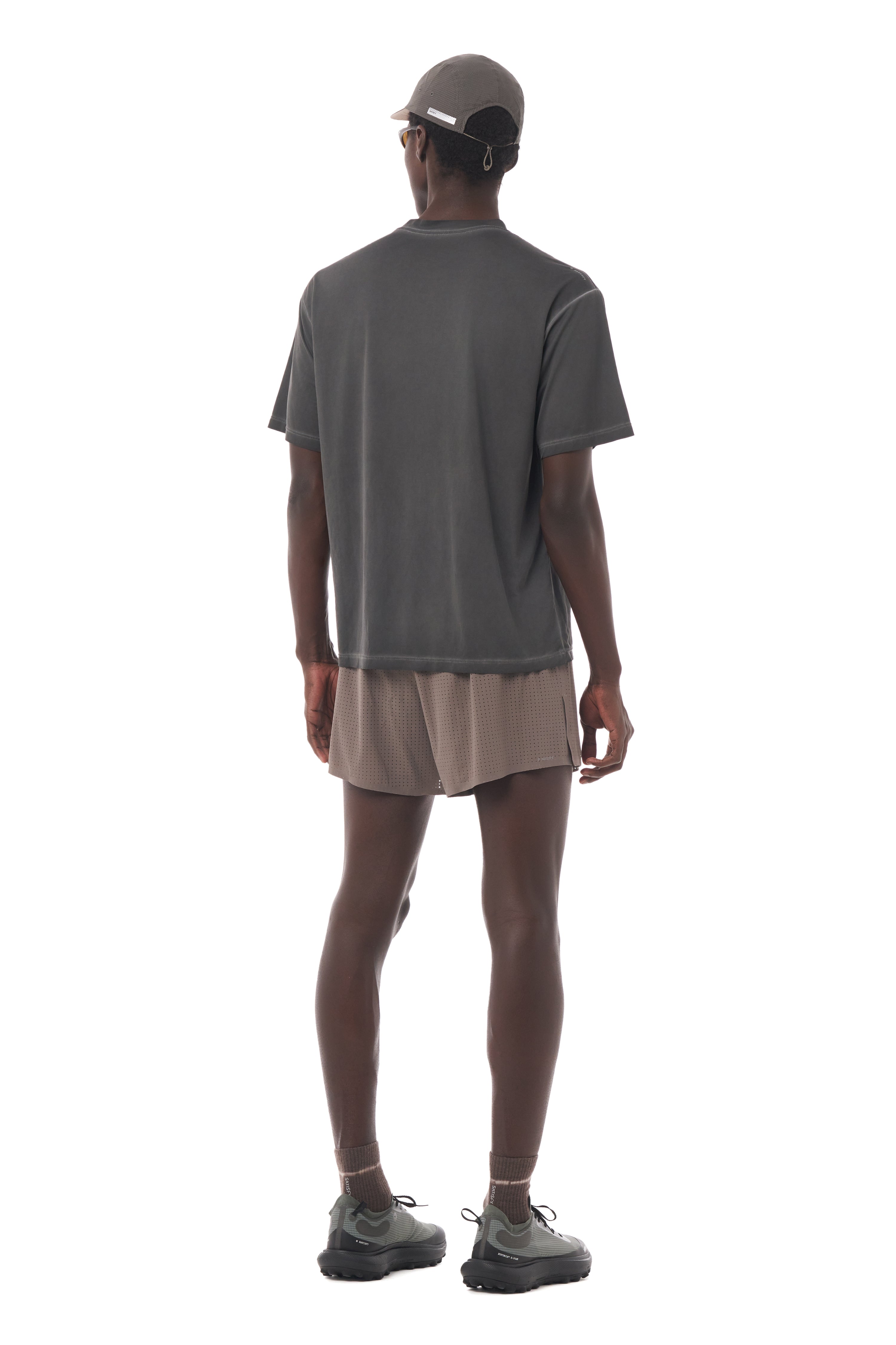 AuraLite™ T-Shirt Pigment Black – SATISFY