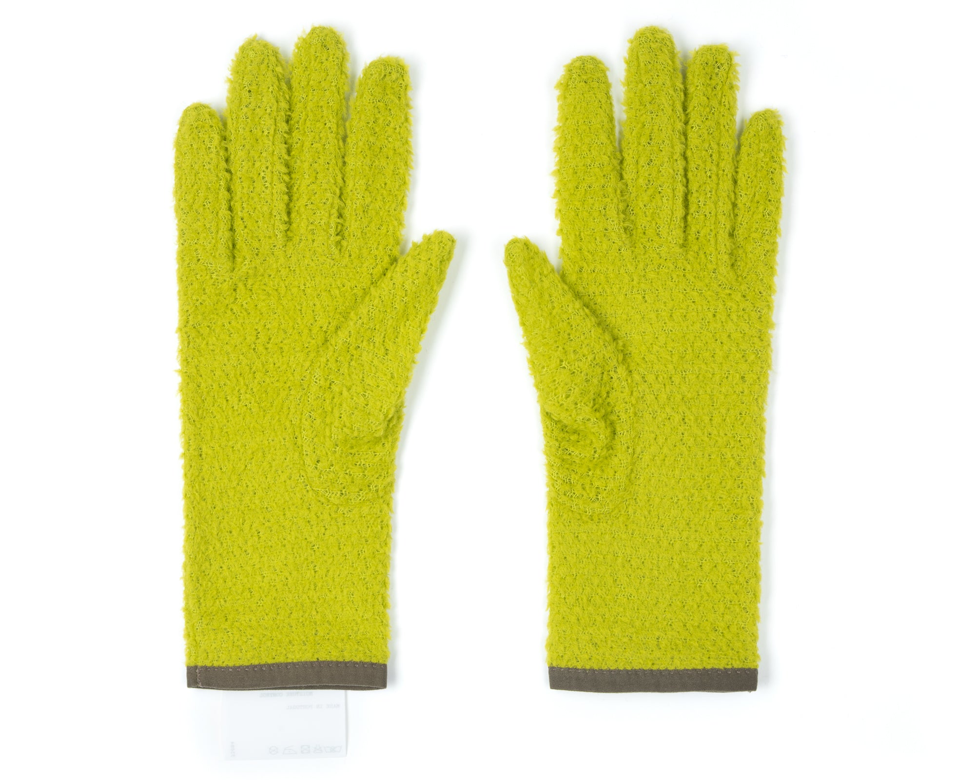 FuzzFleece™ AD Gloves – SATISFY