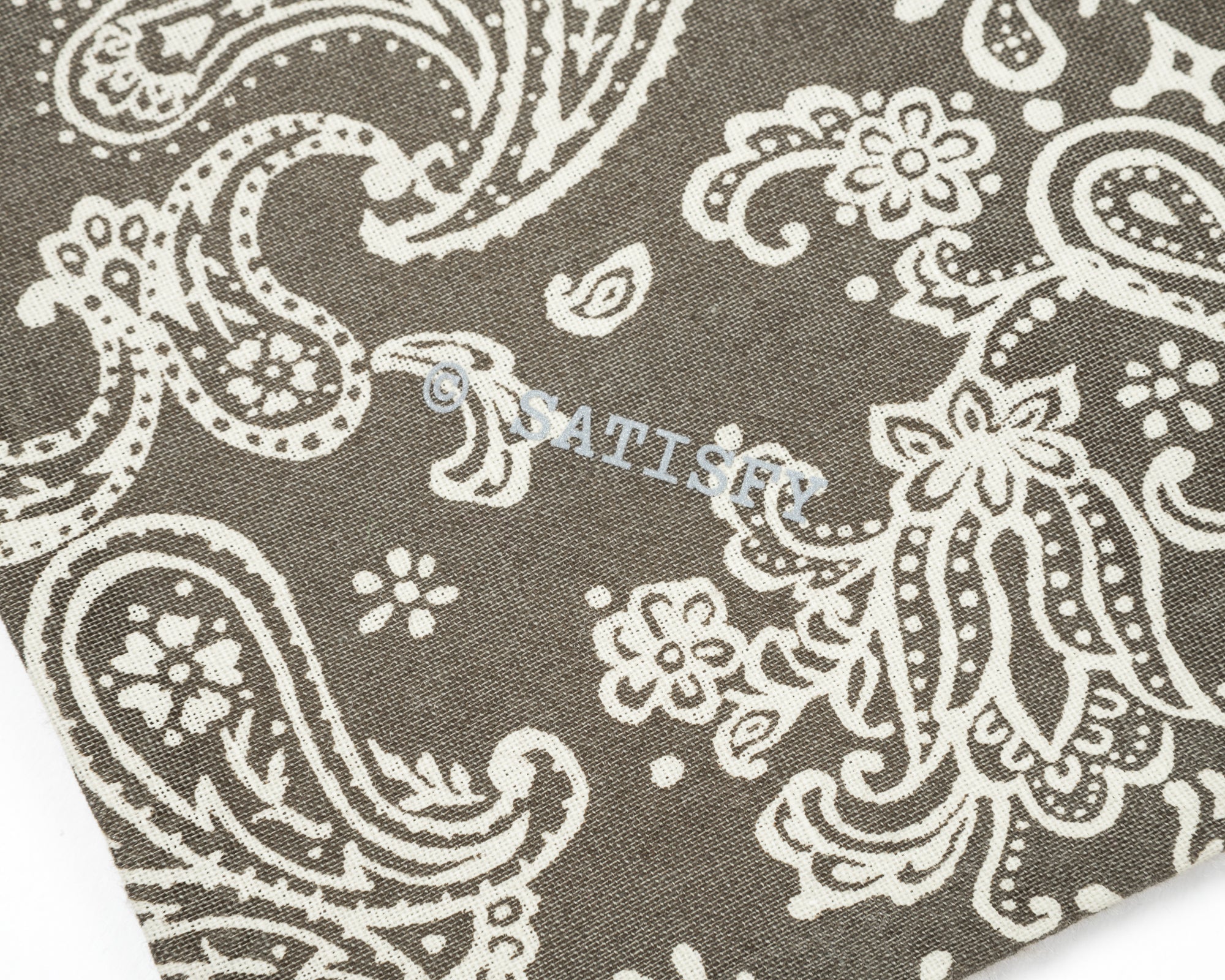 FuzzFleece™ AD Bandana – SATISFY