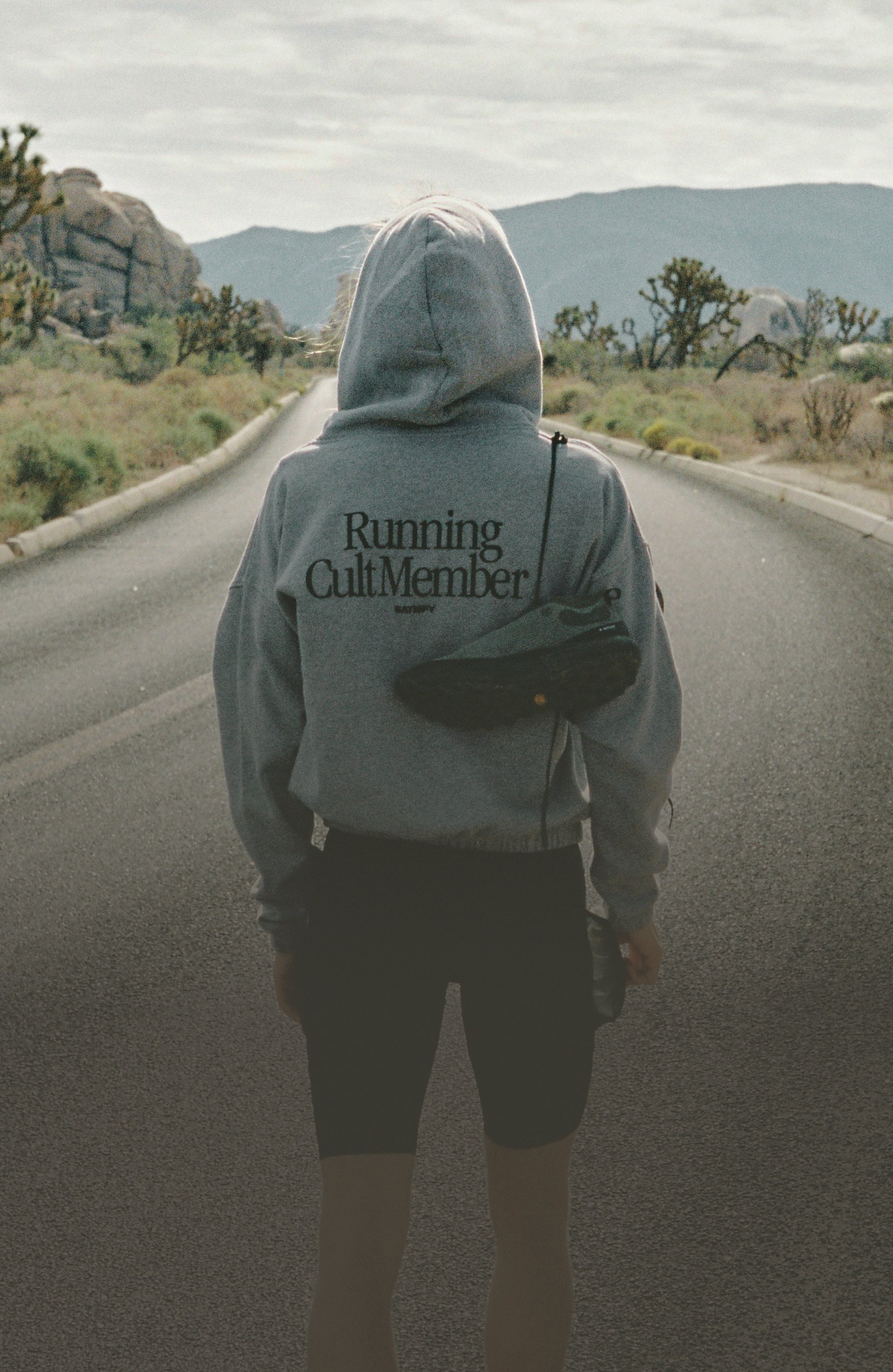 SATISFY パーカー　ランニング Running Hoodies – SATISFY