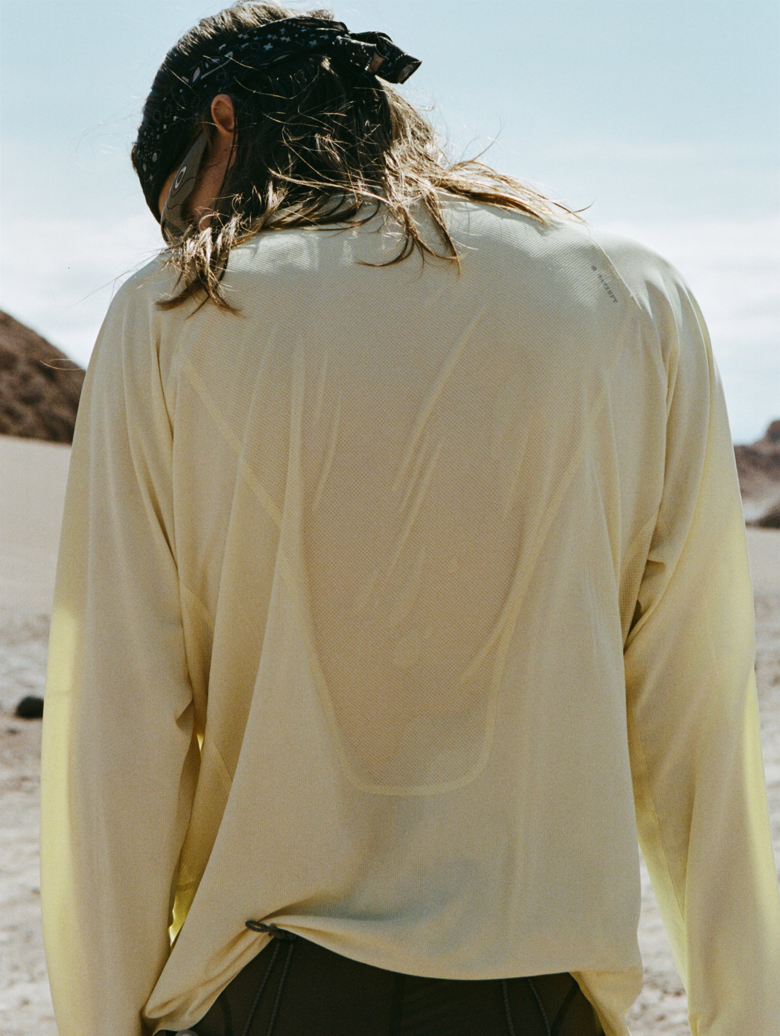 SATISFY RUNNING EQUIPMENT グレー パーカー SATISFY | Running apparel developed to unlock the High.