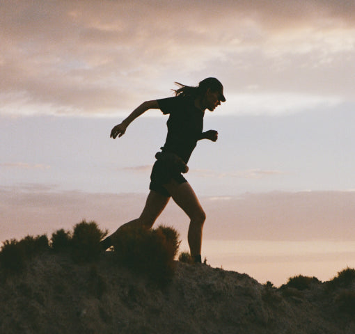 SATISFY パーカー　ランニング Running Apparel – SATISFY